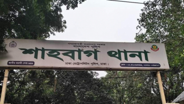 পুলিশি হামলার প্রতিবাদে ঢাবিতে উত্তেজনা, থানার সামনে কর্মসূচি