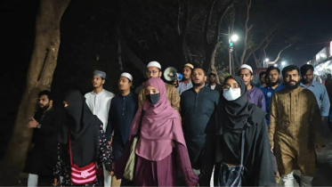 দেশজুড়ে ধর্ষণ ও সহিংসতার প্রতিবাদে জাকসুর বিক্ষোভ মিছিল