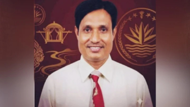 প্রধানমন্ত্রীকে জড়িয়ে ধরতে চাওয়া রাজশাহীর বিভাগীয় কমিশনারকে বদলি