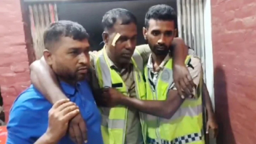 গ্রেপ্তারের পর পুলিশকে পিটিয়ে আসামিকে ছিনিয়ে নিলেন স্বজনেরা