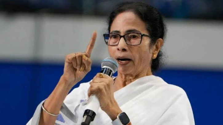 দিল্লিতে মমতা বন্দ্যোপাধ্যায় আটক